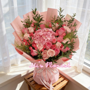 繡球花束 & 粉色玫瑰花，適合：生日、結婚週年紀念、信仰受浸禮