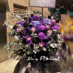 開張花籃 / 演唱會花籃 - 紫黑型格花籃